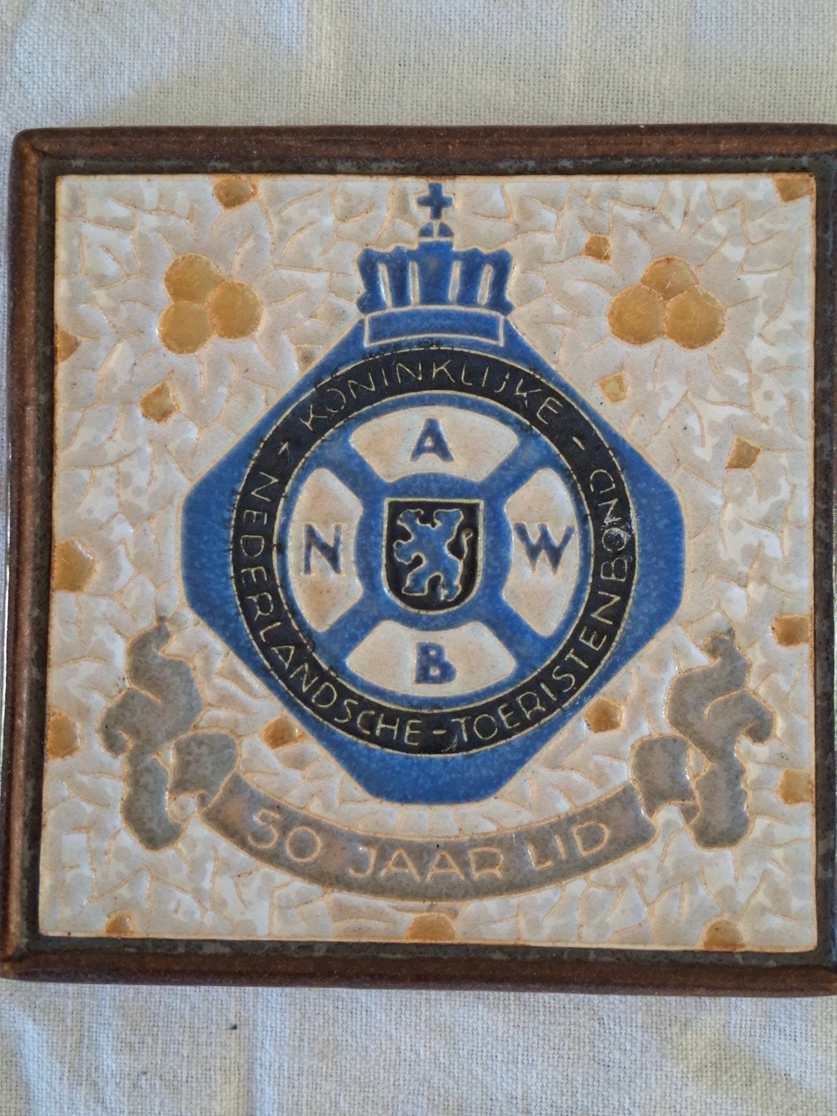 Antieke ANWB Cloisonné Tegel 50 Jaar Lid - Westraven, Antiek en Kunst, Ophalen of Verzenden
