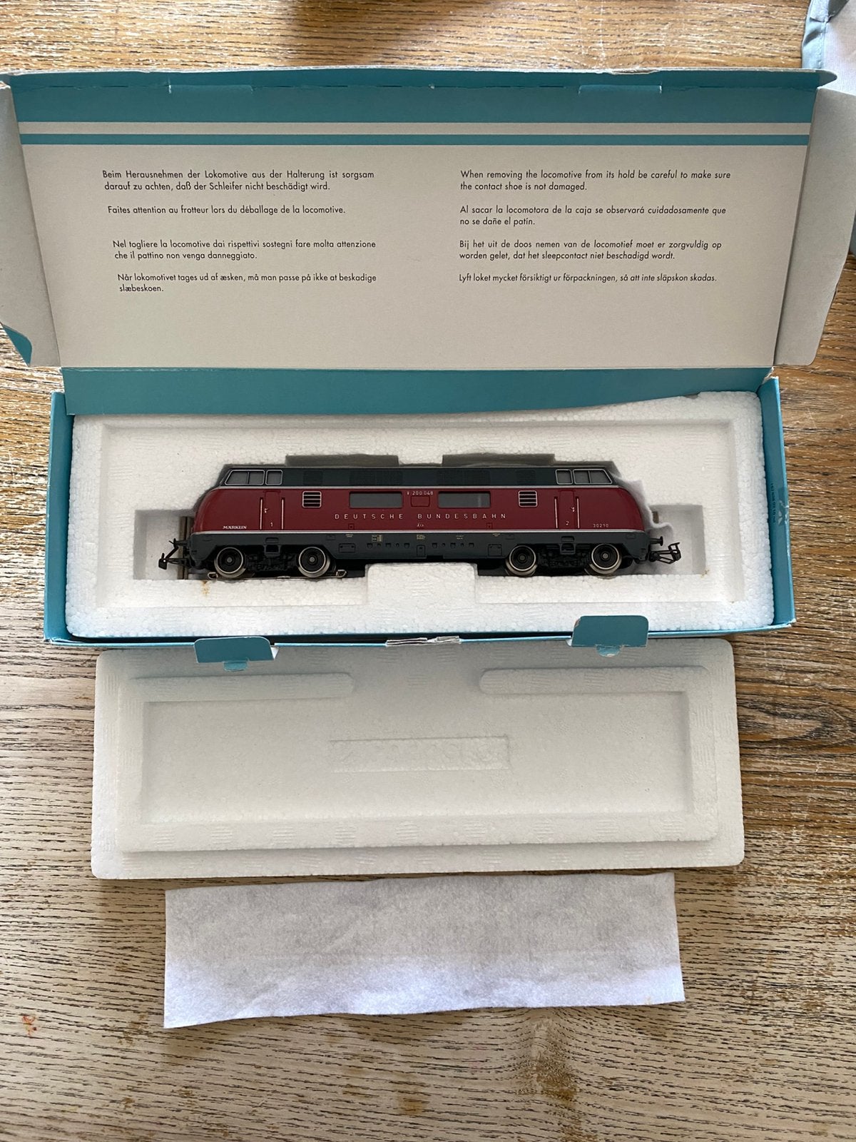 V200 dieselloc, Ophalen of Verzenden, Zo goed als nieuw, Gelijkstroom, Locomotief