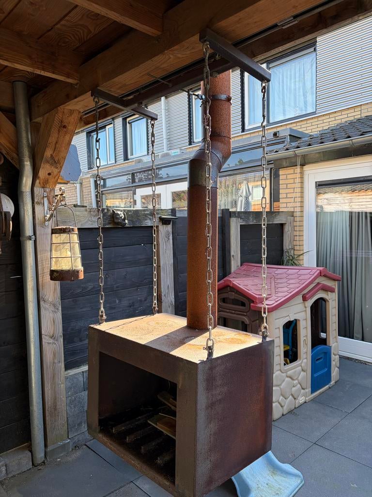 Unieke hangende buitenhaard/BBQ van 5 mm dik staal, Ophalen, Gebruikt
