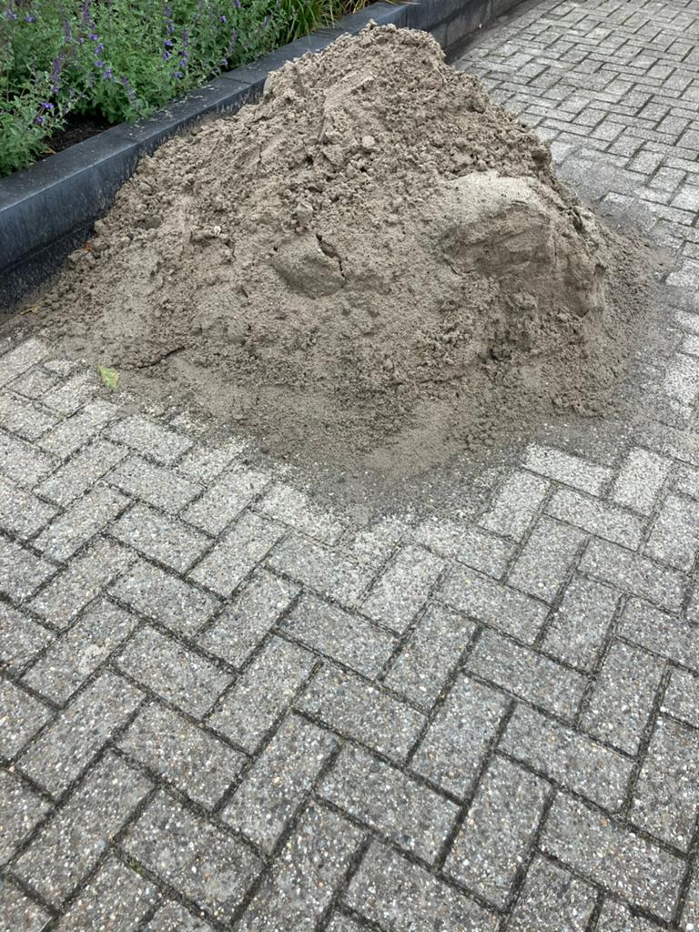 Gratis zand voor bestraten of zandbak. Mooi schoon  0,5 m3, Ophalen, Straatzand