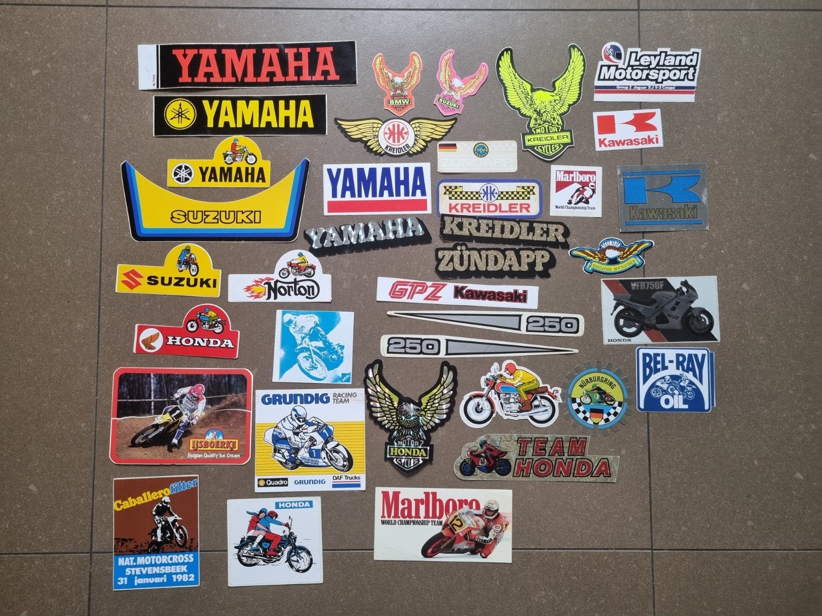 37 Stickers motoren merken en logo's, Ophalen of Verzenden, Zo goed als nieuw, Auto of Motor