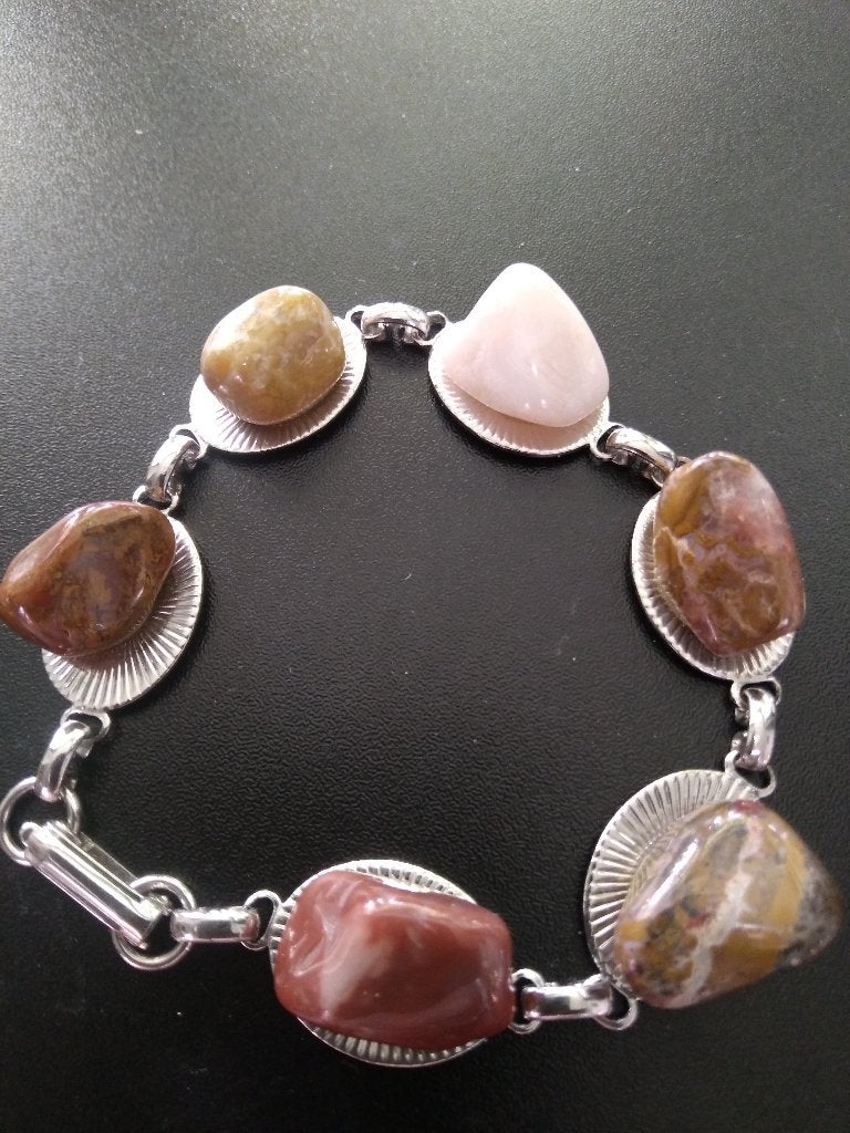 Armband met natuurstenen en slotje, Verzenden, Zo goed als nieuw, Overige kleuren, Overige materialen