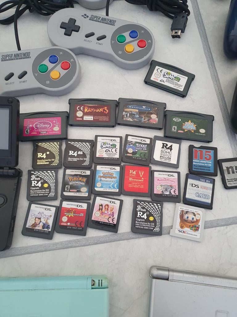Games/spellen en R4 kaarten, Spelcomputers en Games, Spelcomputers | Nintendo Super NES, Ophalen of Verzenden, Zo goed als nieuw