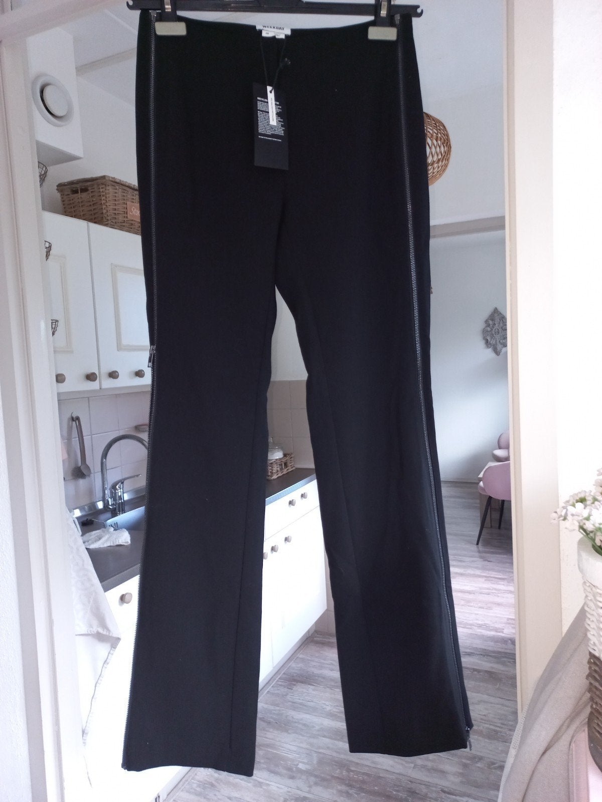 weekday broek nieuw maat 38, Maat 38/40 (M), Zwart, Nieuw, Ophalen of Verzenden
