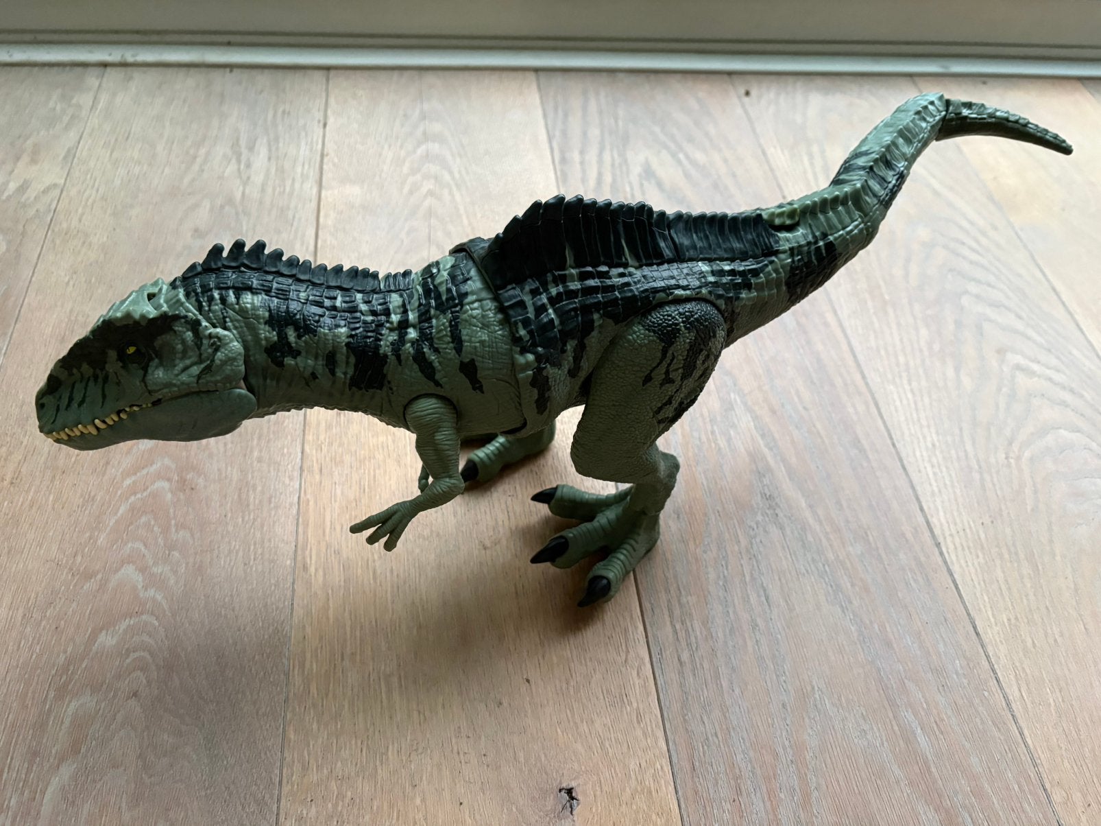 Jurassic world giganotosaurus 54cm, Kinderen en Baby's, Ophalen, Zo goed als nieuw