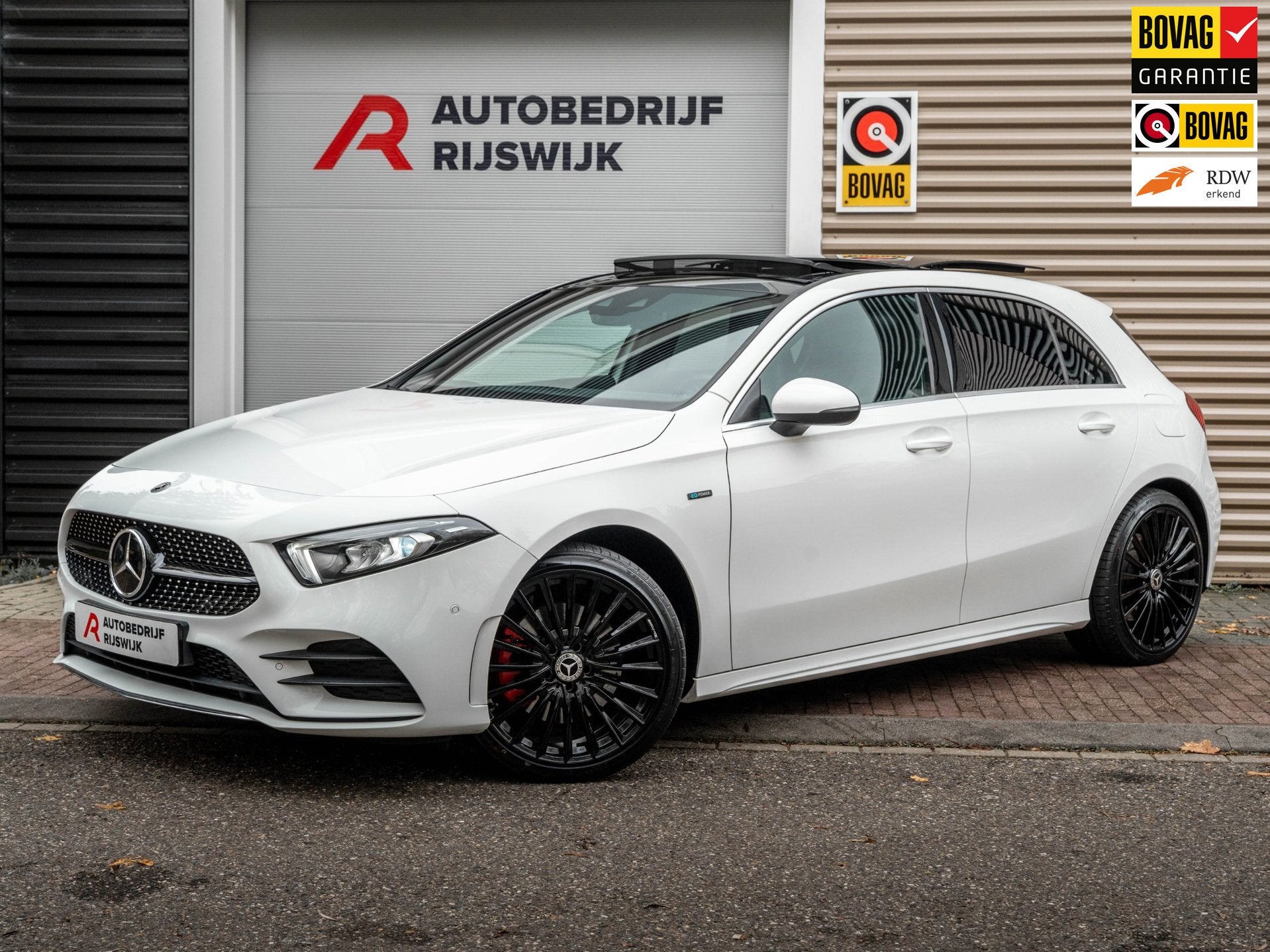Mercedes-Benz A-klasse 250 e Business Solution AMG Pano/Leer, Auto's, Gebruikt, Euro 6, 4 cilinders, 15 kWh