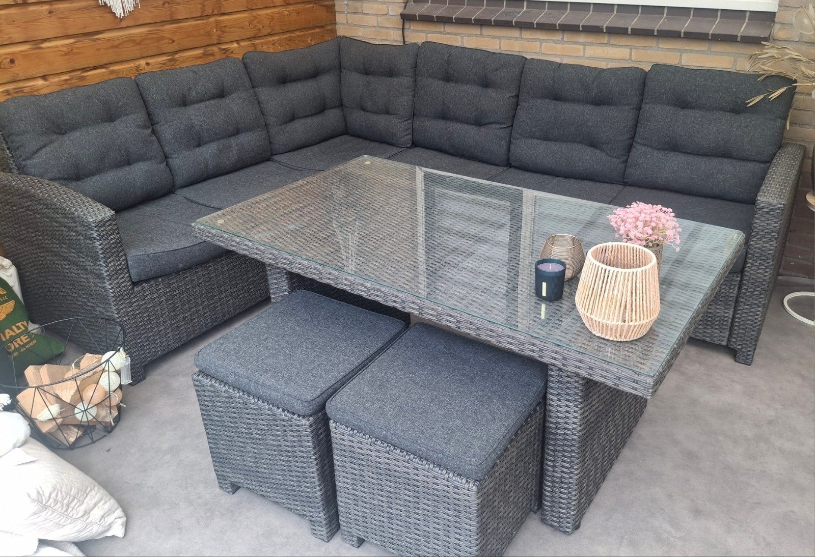 Luxe Wicker Loungeset met Glazen Tafel en Hocker, Bank, Meer dan 8 zitplaatsen, Ophalen of Verzenden, Zo goed als nieuw