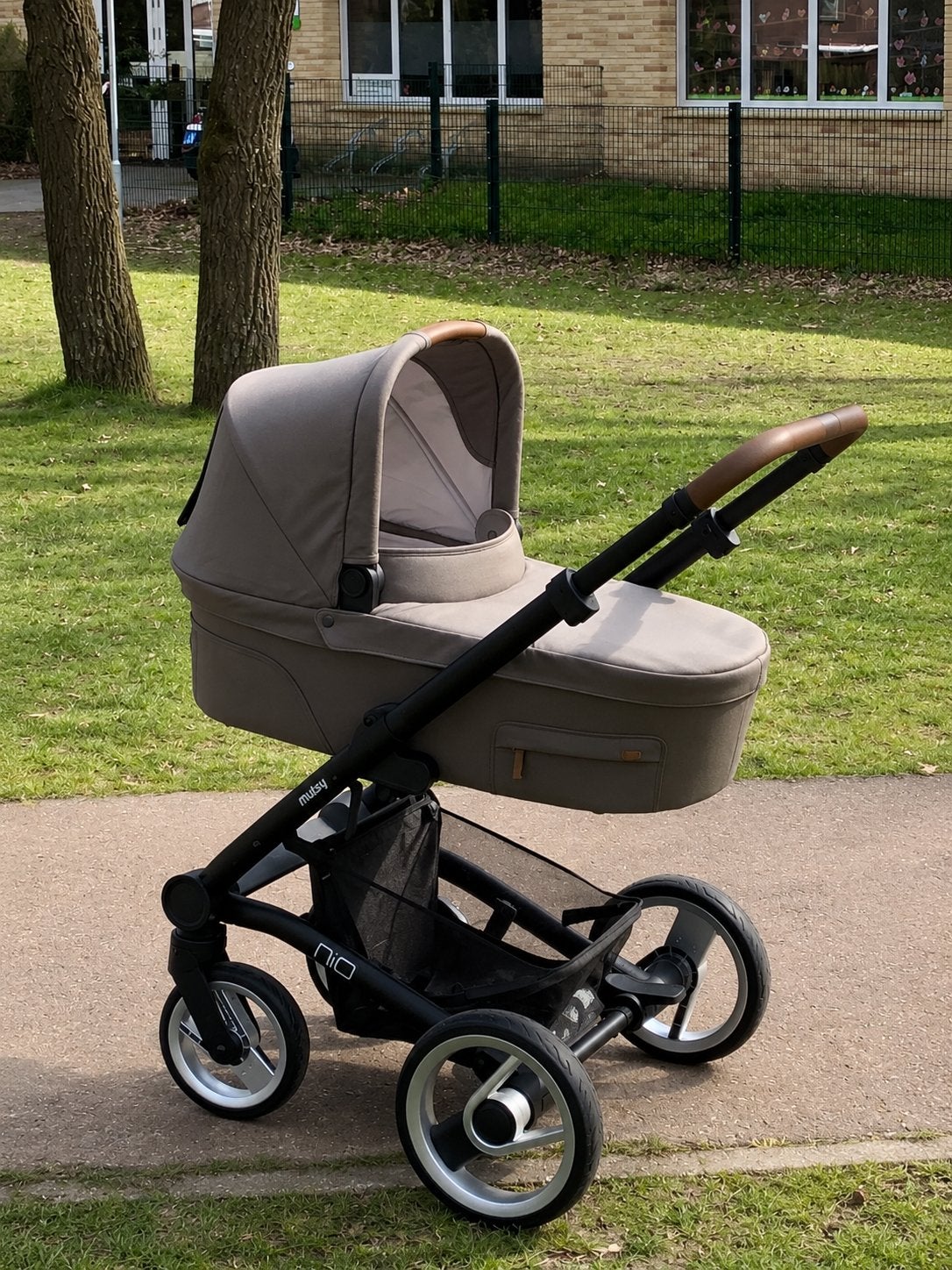 Mutsy Nio Sea Green Kinderwagen met veel extra's, Ophalen, Zo goed als nieuw, Combiwagen, Met reiswieg