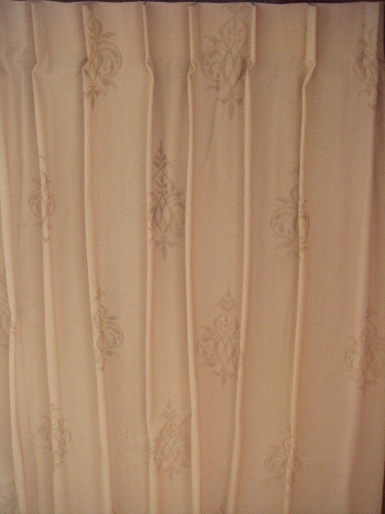 Gordijnen met haken 431 cm br x 115 tot 216 cm hg Pastelgeel, Overige kleuren, 200 cm of meer, Ophalen of Verzenden, Zo goed als nieuw