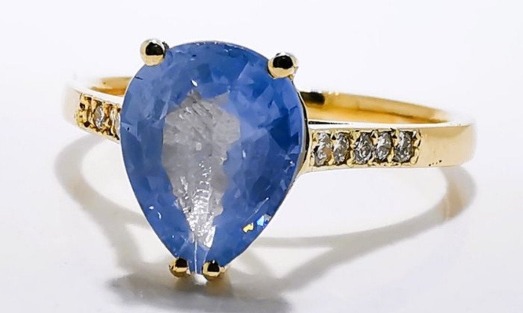 14 kt. Yellow gold ring. Sri Lankan sapphire no heat 2,23ct., Ophalen of Verzenden, Goud, Dame