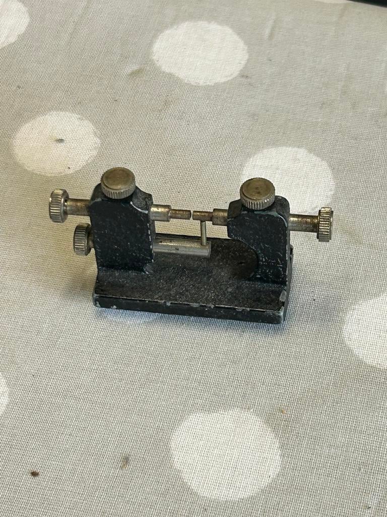 Vintage horlogemaker gereedschap - Balansbrug houder, Ophalen of Verzenden