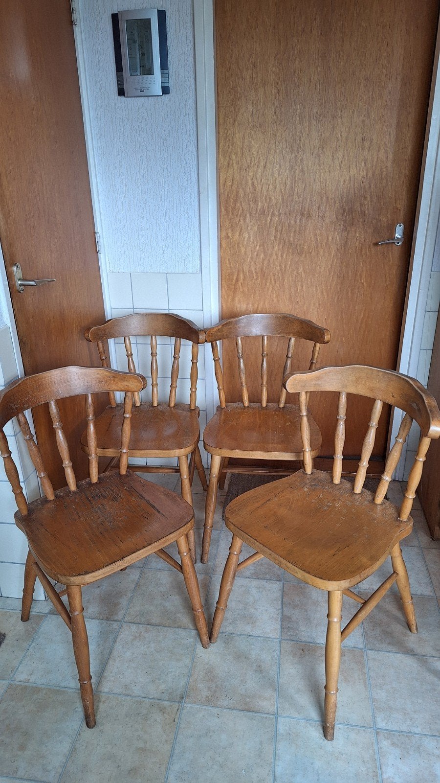 Set van 4 houten stoelen, gebruikt, Huis en Inrichting, Ophalen, Gebruikt, Bruin, Vier