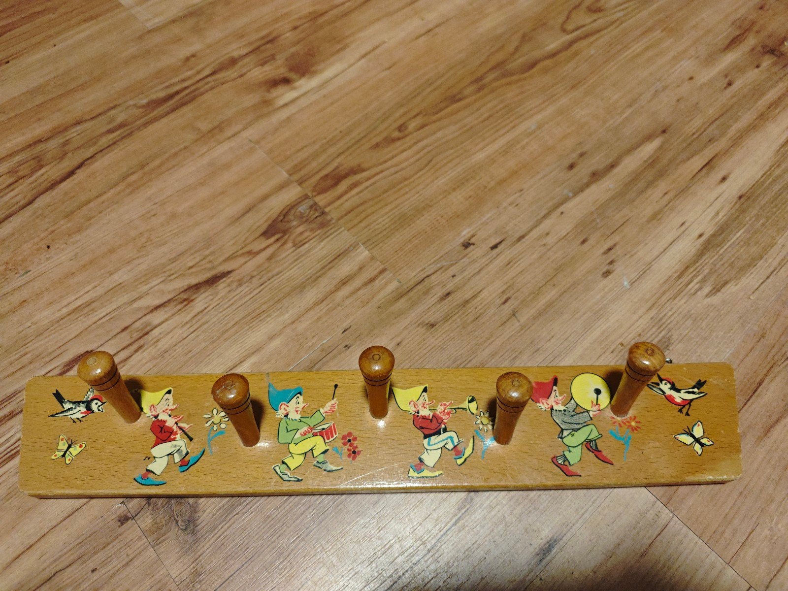 Vintage houten kinder kapstok met kabouters, Gebruikt, Ophalen of Verzenden, Minder dan 100 cm, Kinderkapstok