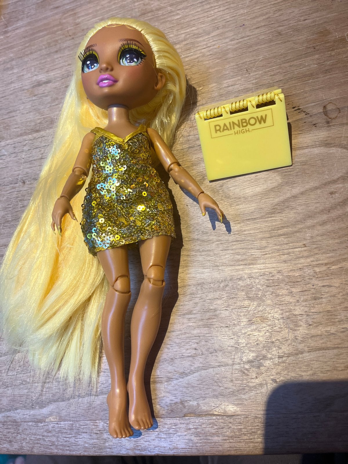 Rainbow High Sunny Madison pop met geel haar en jurk, Ophalen of Verzenden, Gebruikt, Overige typen