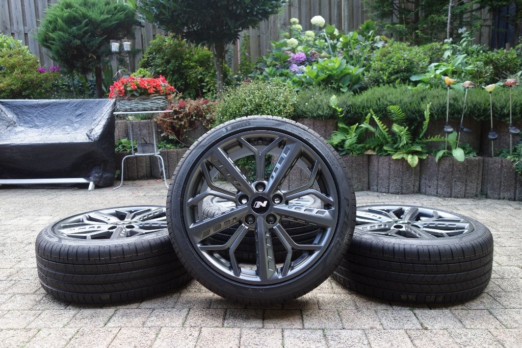 Hyundai i20 N - Nieuwe 18 inch velgen en banden, Ophalen, 18 inch, 215 mm, Banden en Velgen