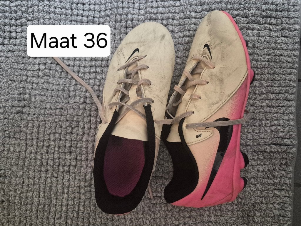 Voetbalschoenen, Ophalen, Gebruikt, Maat XS of kleiner, Schoenen