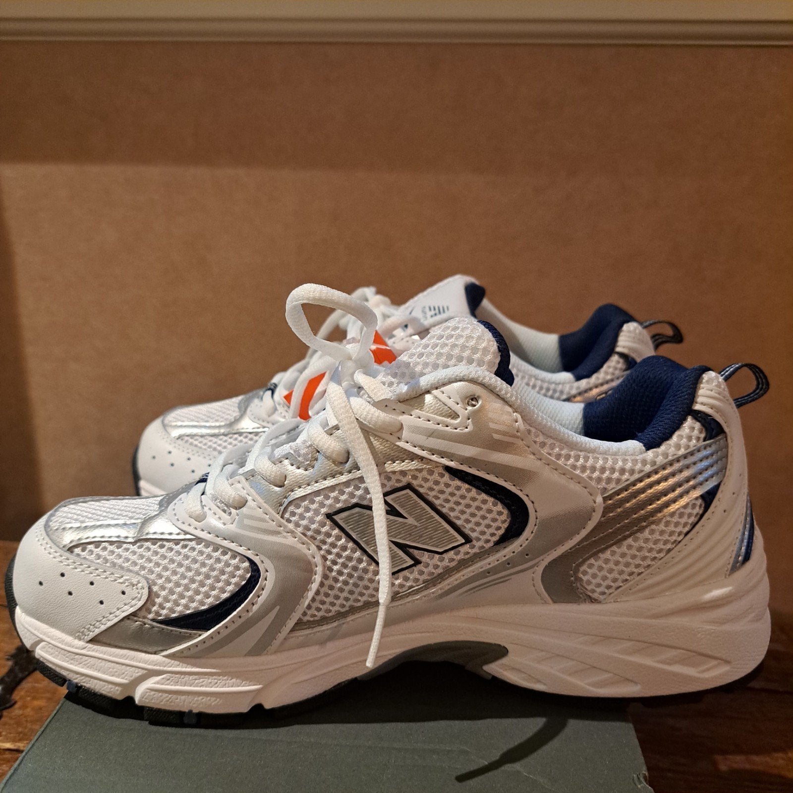 NIEUW New Balance sportschoenen mt 42, Kleding | Heren, New Balance, Nieuw, Ophalen of Verzenden, Wit