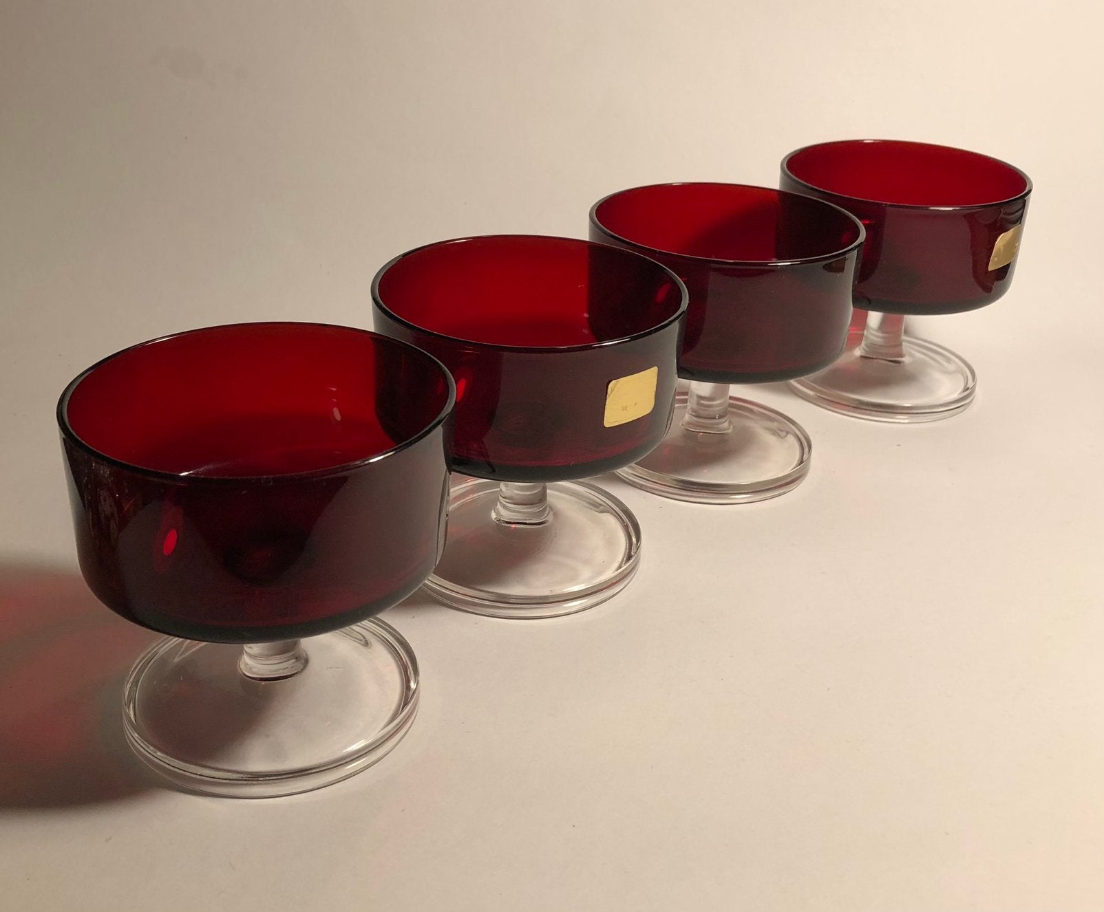 Vier Luminarc champagneglazen, cocktail glazen, rood, Verzamelen, Glas en Borrelglaasjes, Ophalen of Verzenden, Zo goed als nieuw