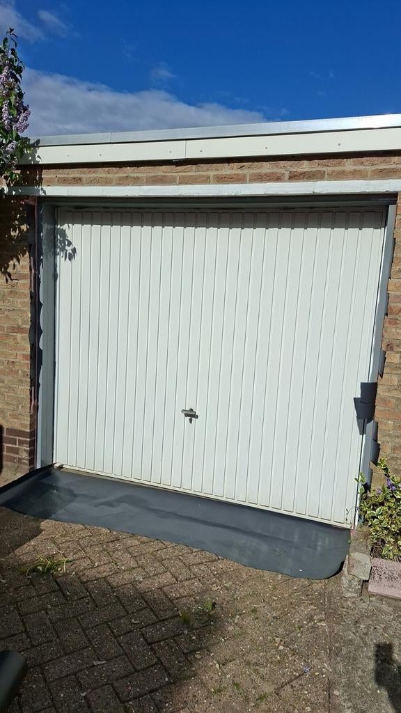 Witte garagepoort 200x200 cm - Ophalen begin juni, Doe-het-zelf en Verbouw, Deuren en Horren, Ophalen, Gebruikt, 120 cm of meer