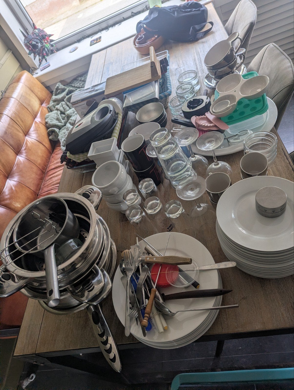 gratis grote partij keukengerei, servies en pannen, Huis en Inrichting, Keuken | Keukenbenodigdheden, Ophalen, Gebruikt