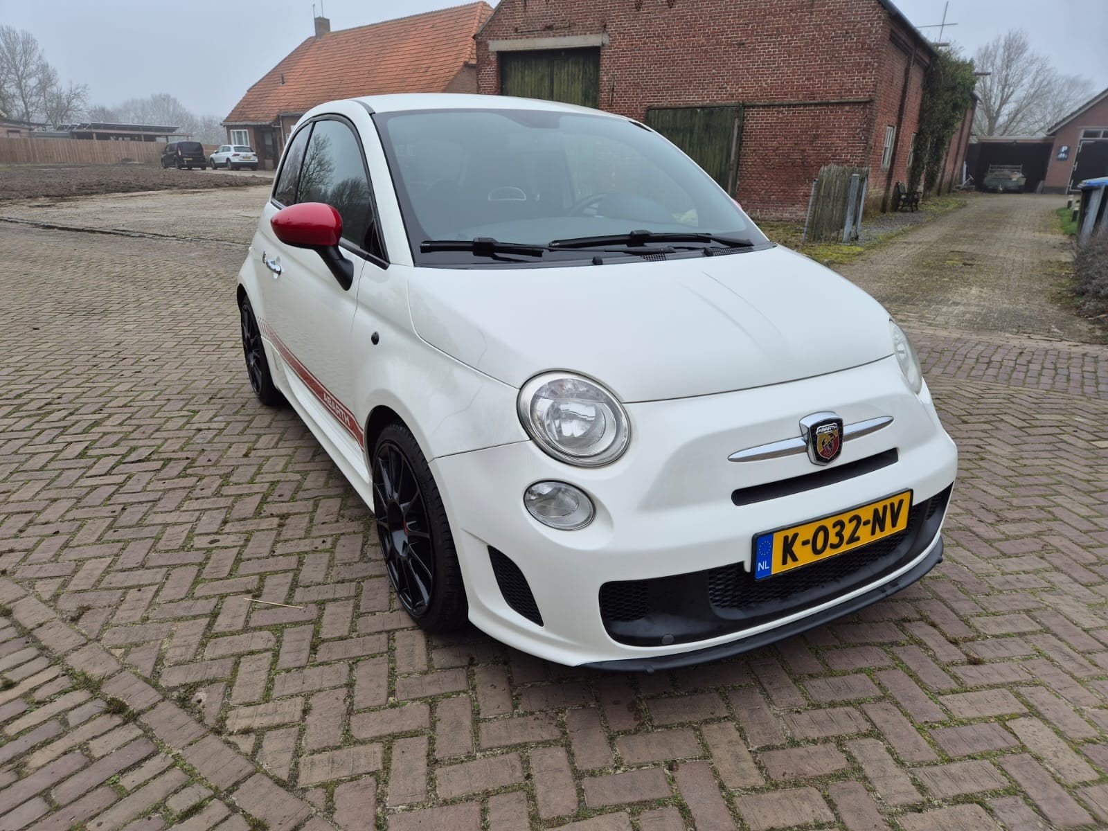 Fiat 500 1.4 T-jet Abarth 2012 Wit 180Pk!, Voorwielaandrijving, 40 €/maand, 4 cilinders, Wit