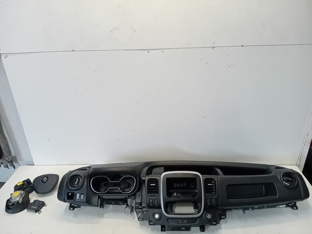 Airbag set Renault Trafic, Onderdelen@venauto.nl, Van der Ven Autorecycling B.V., Gebruikt, Ettenseweg 76, 4706 PB Roosendaal, The Netherlands