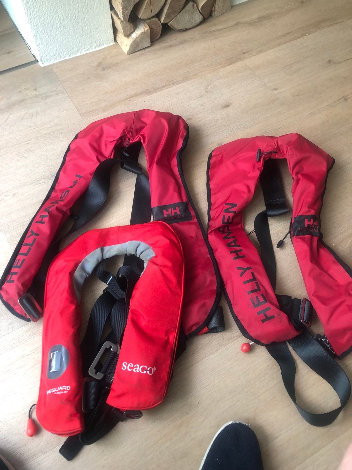 Reddingsvesten: 2x Helly Hansen senior, 1x Seago junior, Watersport en Boten, Ophalen, Zo goed als nieuw, Overige typen