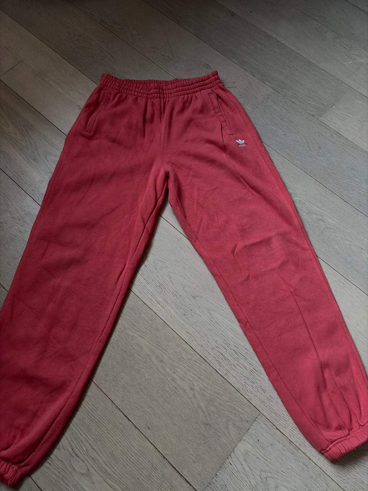 Adidas koraal kleur joggingbroek mt M - Zo goed als nieuw, Ophalen of Verzenden, Zo goed als nieuw, Maat 38/40 (M), Oranje