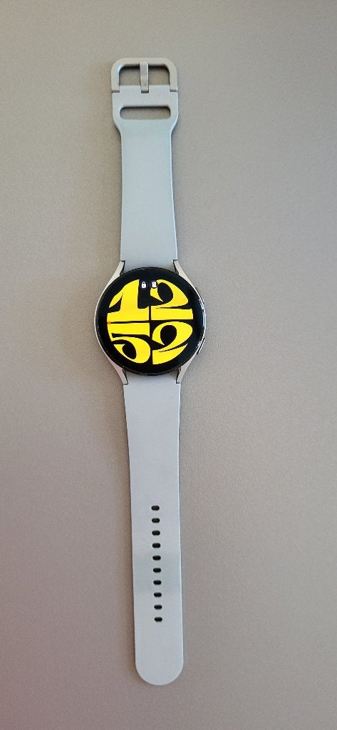 Samsung Watch 4 40mm Zilver, GPS, Ophalen of Verzenden, Zo goed als nieuw, Samsung