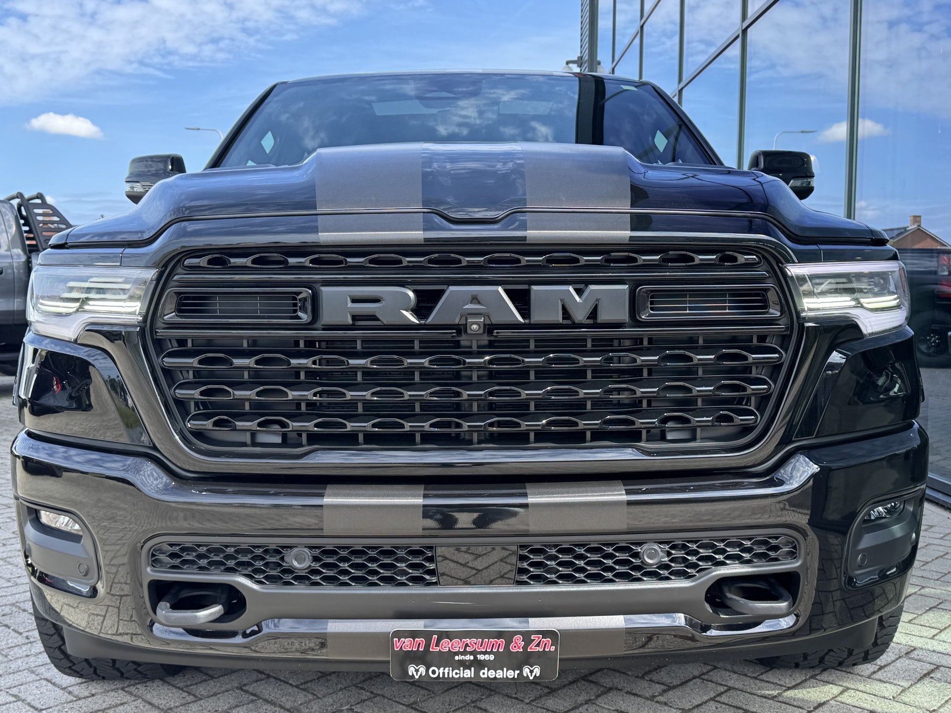 Dodge Ram 1500 Limited XXL | Pano | H&K | 22" | Flares | Pas, Automaat, 3500 kg, Zwart, Zwart