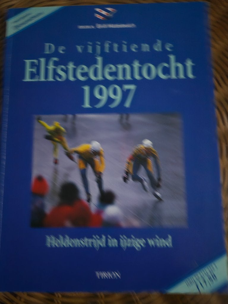 15e Elfstedentocht 1997, 2x naslagwerk, Friese Pers, Trion, Ophalen of Verzenden, Gelezen