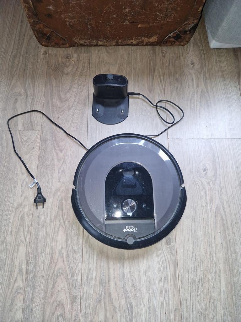 Roomba Robotstofzuiger I7 met veel reserve onderdelen, Ophalen of Verzenden, Gebruikt, Robotstofzuiger