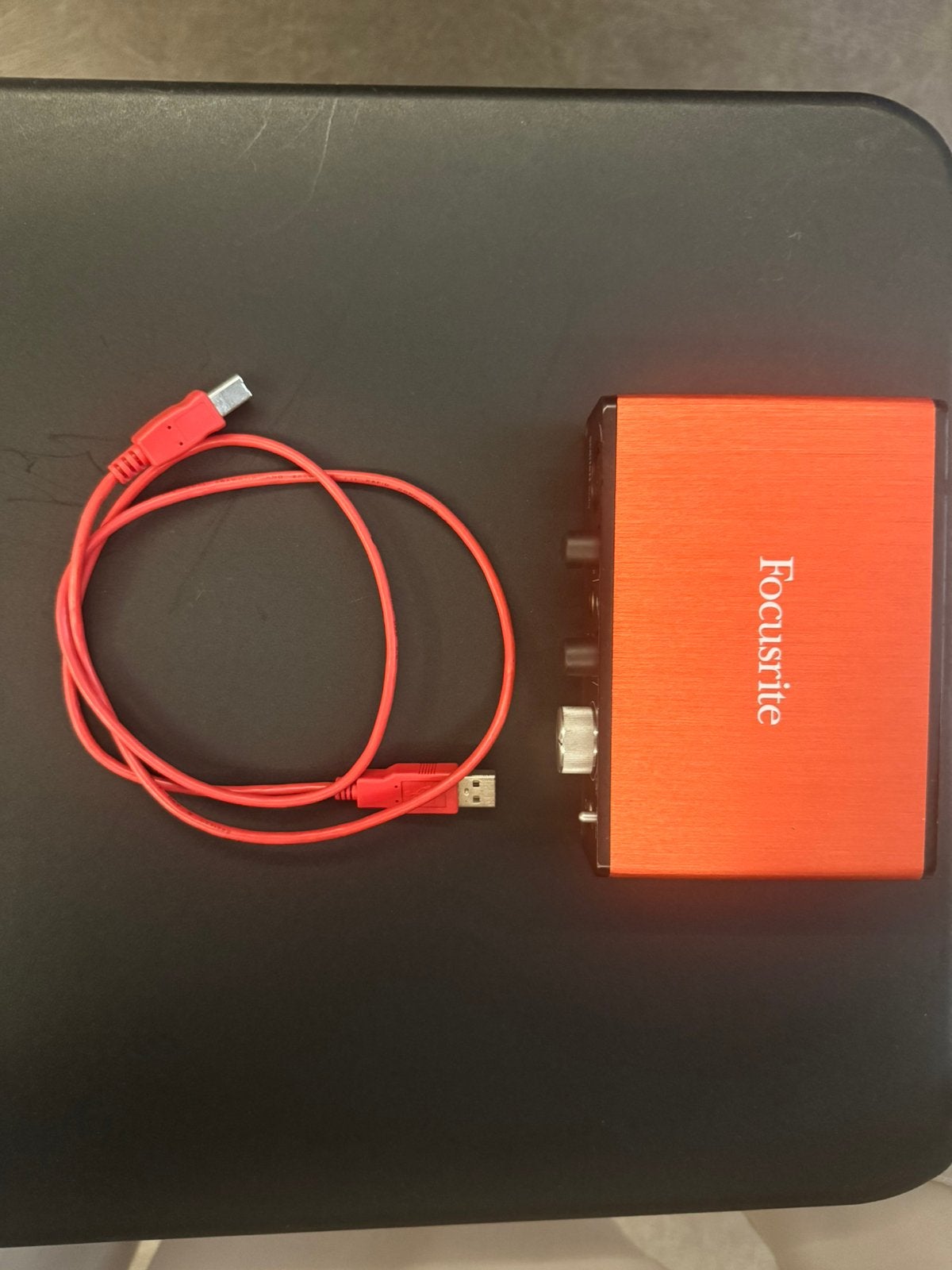 Focuserite scarlett solo Gen2 + microfoon Moet Vandaag Weg!!, Ophalen, Nieuw