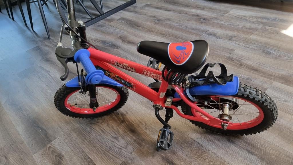 Spiderman jongensfiets 14 inch + Spiderman helm, Ophalen, Zo goed als nieuw, Overige typen