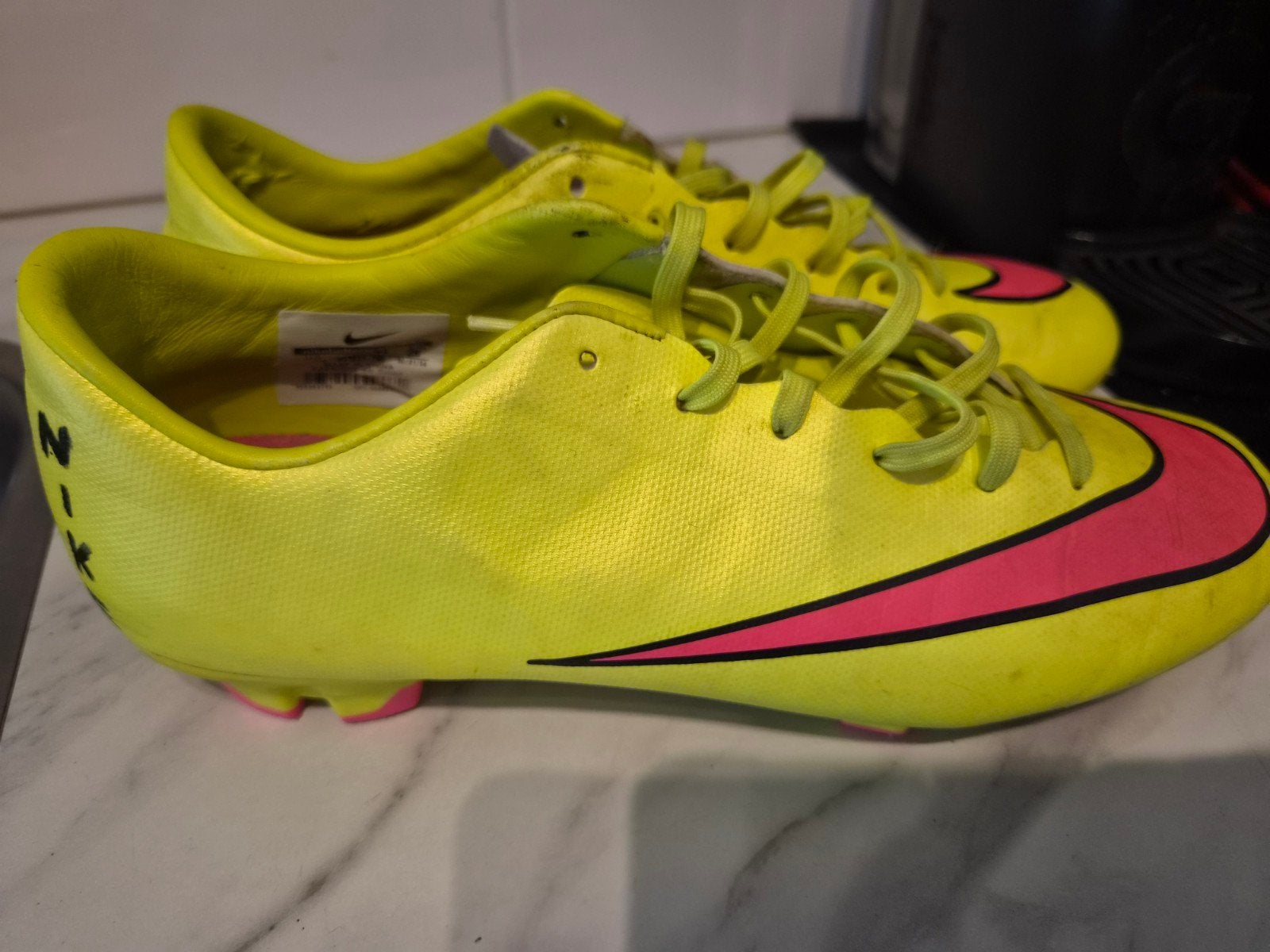 Voetbal schoen Nike, Sport en Fitness, Maat XS of kleiner, Schoenen, Ophalen of Verzenden, Zo goed als nieuw