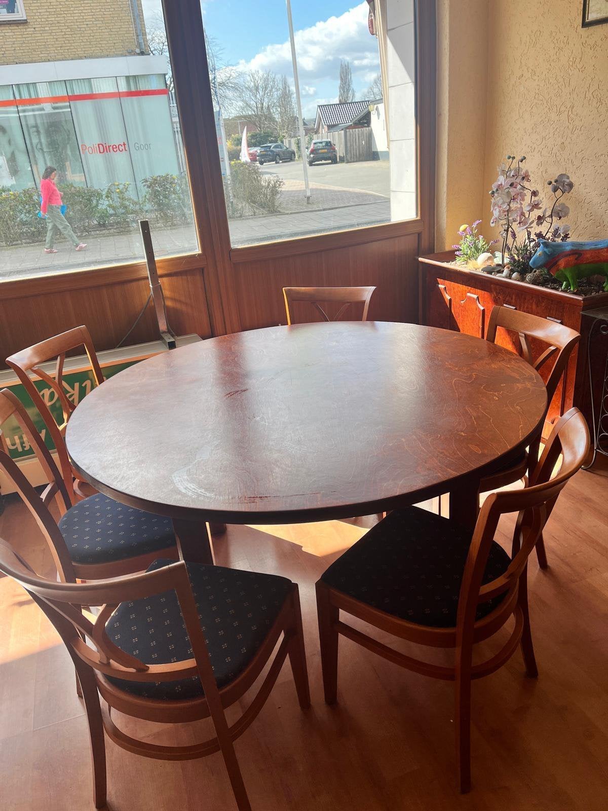 Ronde kersenhouten tafel met 6 stoelen, Ophalen, Zo goed als nieuw, 4 tot 6 stoelen