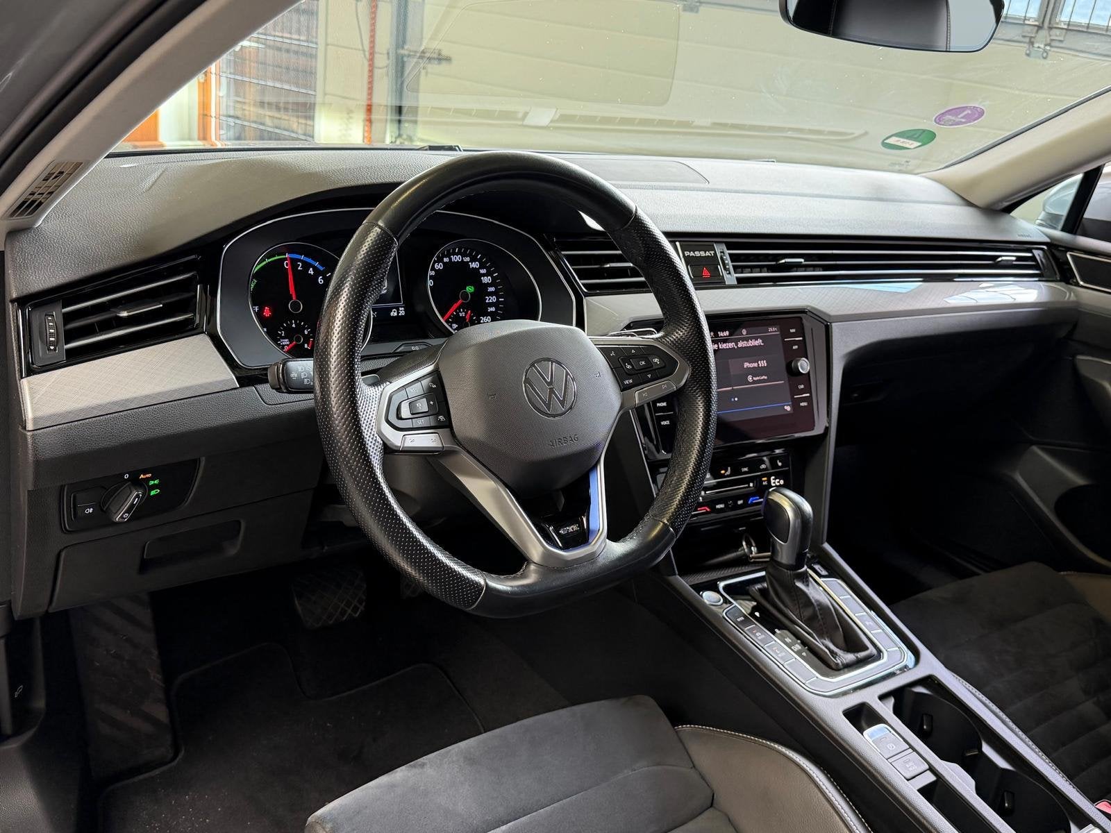 Volkswagen Passat Variant GTE 1.4 TSI PHEV Business Automaat, Auto's, Volkswagen, Dealer onderhouden, Alcantara, Plug-in hybride
