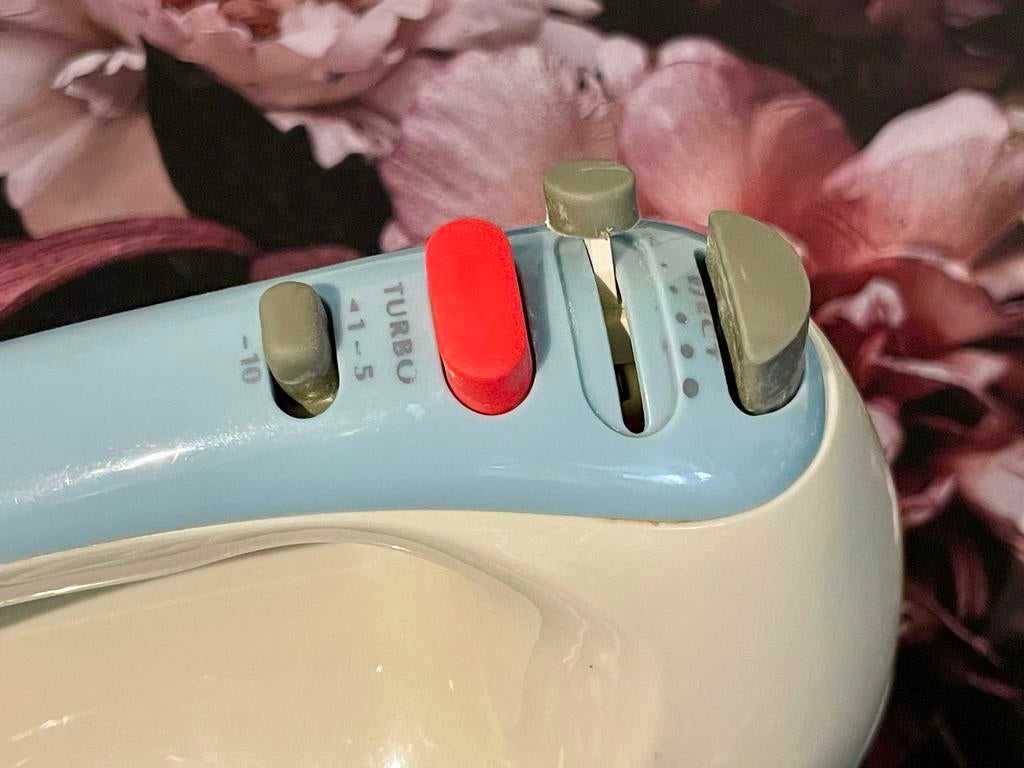 Tomado Handmixer TM-9018 - Wit/Blauw - 175W, Ophalen of Verzenden, Zo goed als nieuw