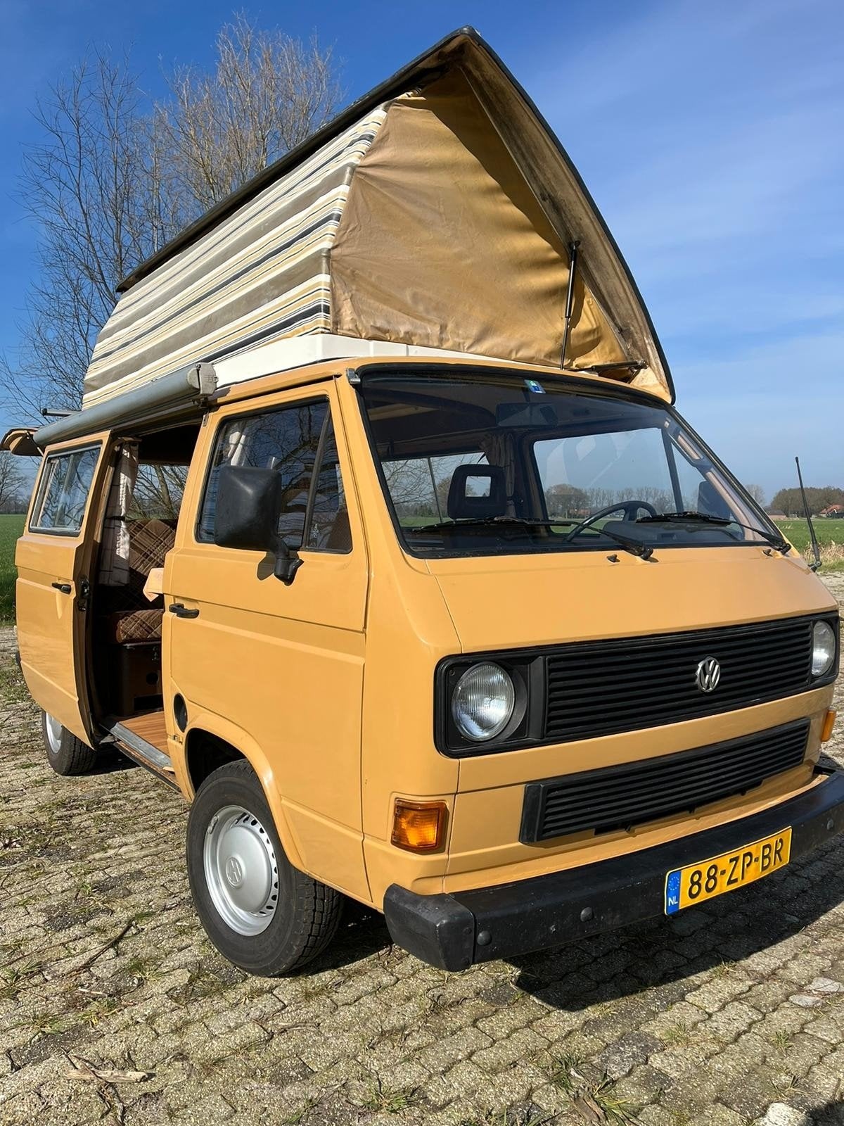 Volkswagen T3 Camper - VW Transporter Buscamper 1983, Auto's, Achterwielaandrijving, 4 cilinders, Leder en Stof, Handgeschakeld