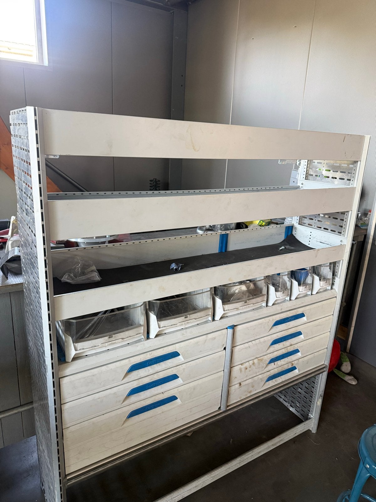 Sortimo Bedrijfswageninrichting voor Renault Master L2H2, Ophalen