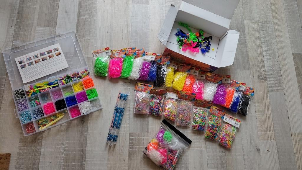 Grote Loom bandjes set met accessoires en opbergkoffer, Ophalen, Gebruikt, Meerkleurig, Rubber