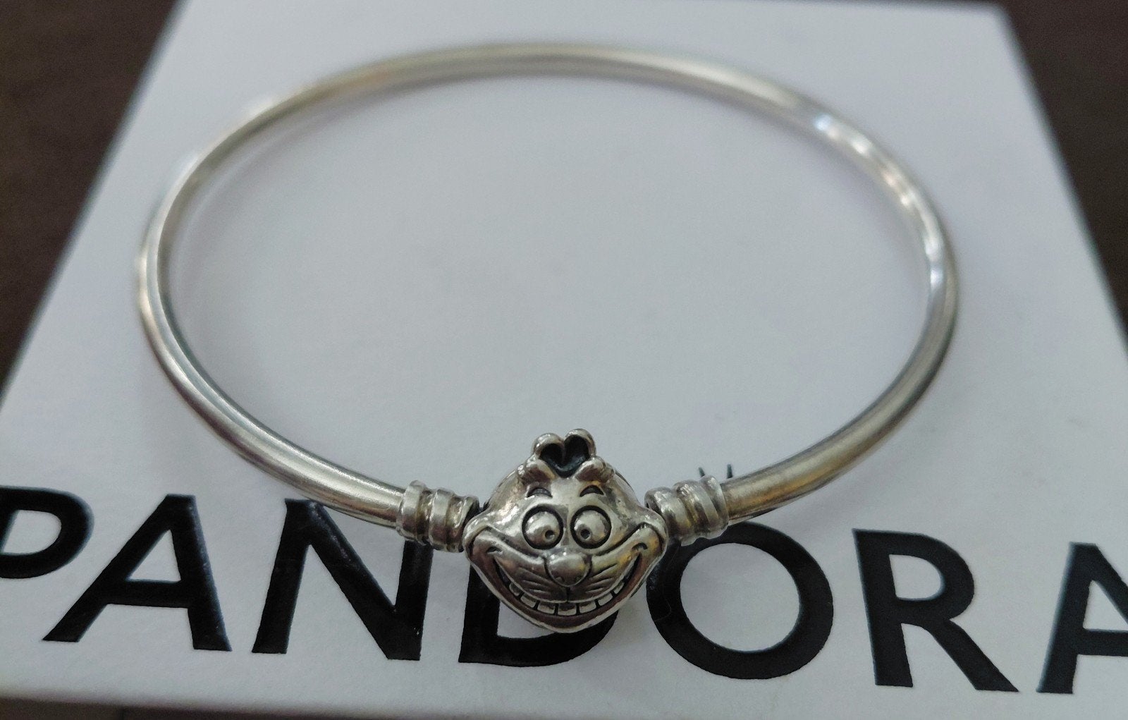 pandora armband bangle Cheshire Cat / Alice in Wonderland, Sieraden, Tassen en Uiterlijk, Armbanden, Ophalen of Verzenden, Zo goed als nieuw