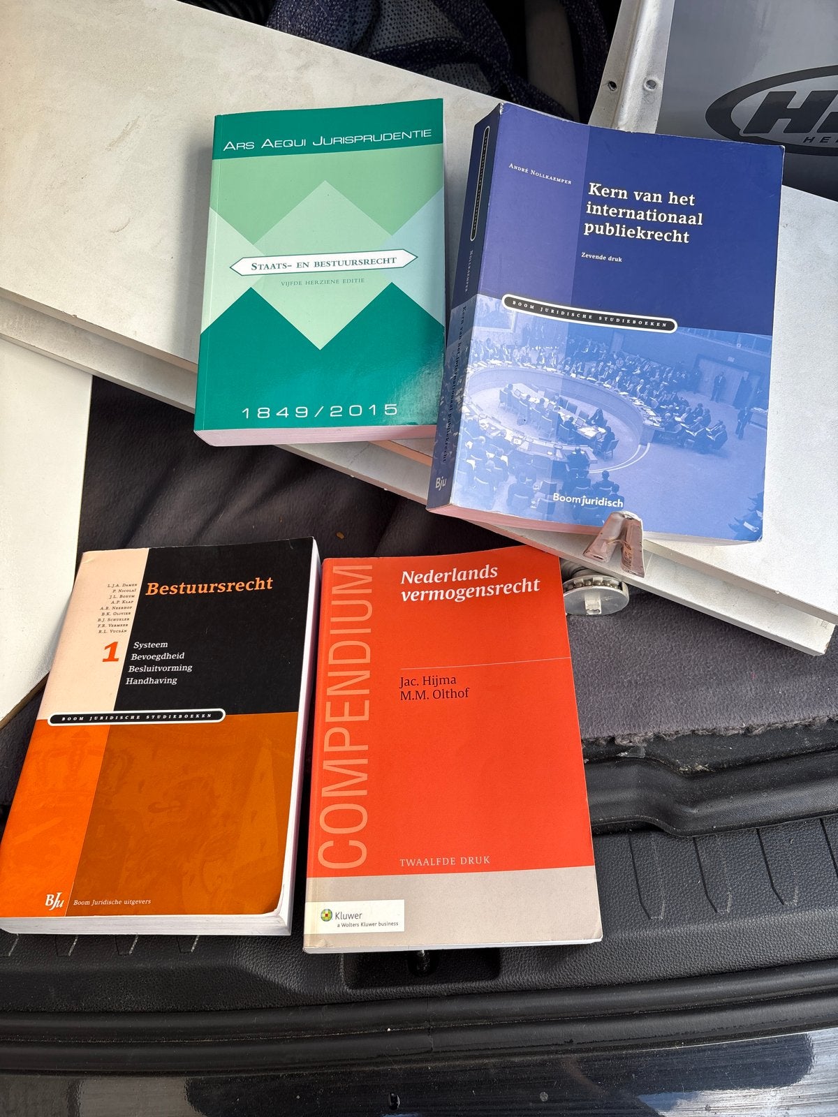 Juridische studieboeken: Staats-, Bestuurs- & Vermogensrecht, Boeken, Ophalen of Verzenden, Gamma, Gelezen, WO