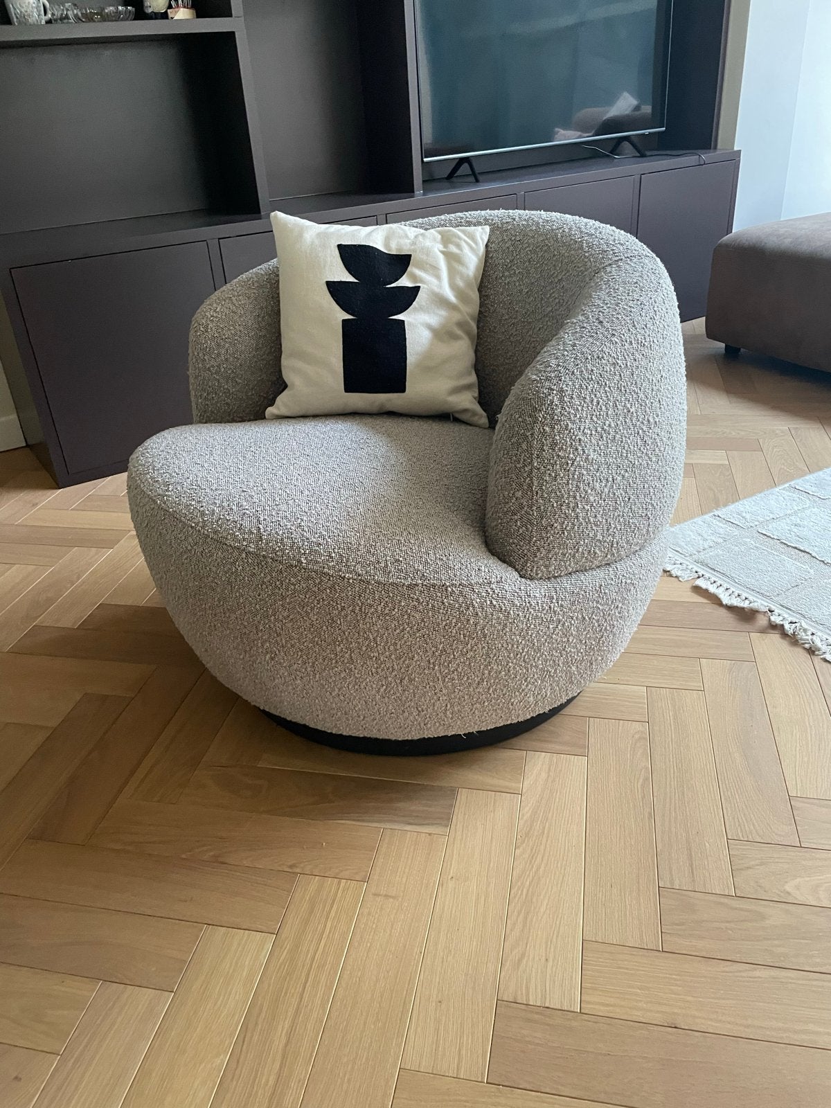 WOOOD Woolly draaifauteuil bouclé naturel gemeleerd, Ophalen, 75 tot 100 cm, Zo goed als nieuw, Stof