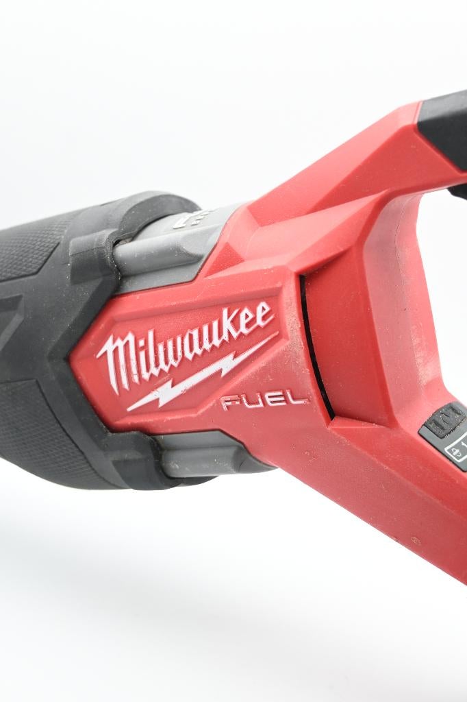 Milwaukee M18 OneFSZ Reciprozaag + Oplader en 2x accu, -, -, Ophalen of Verzenden, Milwaukee