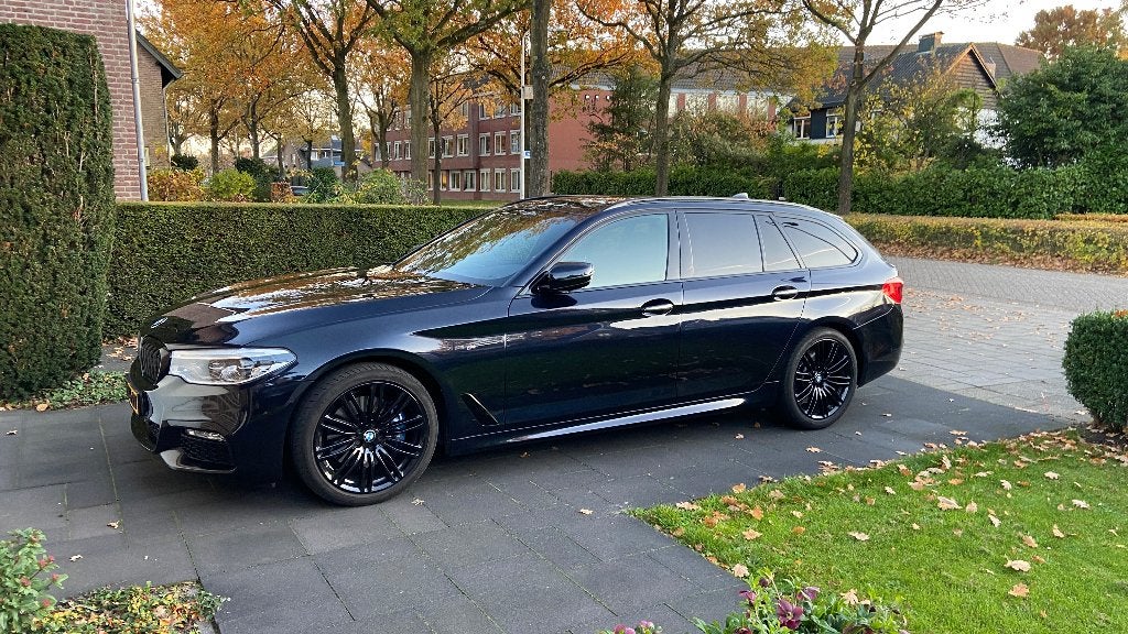 BMW 5-Serie 530i xDrive M sport Harman Kardon + grote beurt, Auto's, 1998 cc, 15 km/l, 4 cilinders, 2000 kg