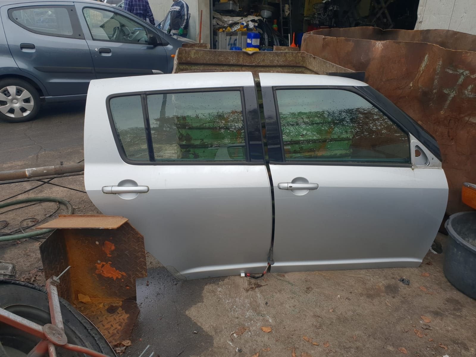 SUZUKI SWIFT PORTIEREN RV+RA  BJ 2005 TOT 2017, Auto-onderdelen, Gebruikt, -, Deur, -