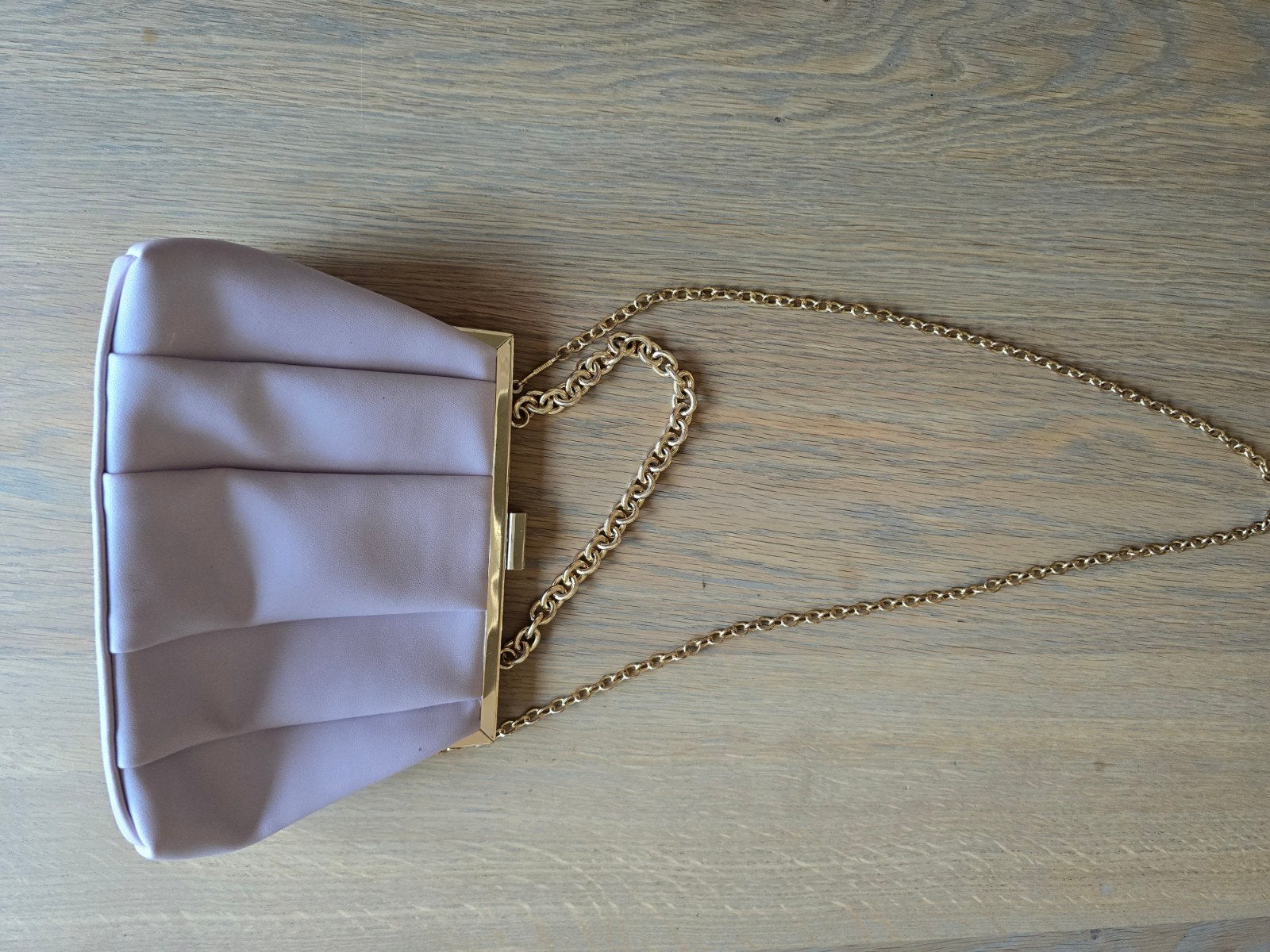 Elegante Avondtas met Gouden Ketting - Zo goed als nieuw, Ophalen of Verzenden, Zo goed als nieuw, Paars, Avondtasje