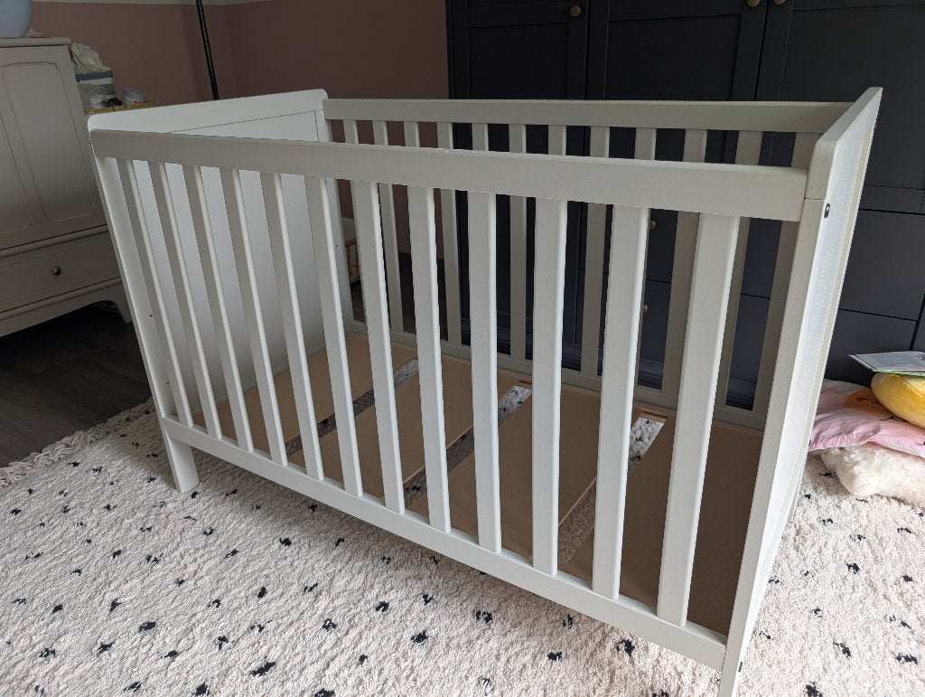 Baby ledikant incl matras, Kinderen en Baby's, Babywiegjes en Ledikanten, Ophalen, Zo goed als nieuw, Ledikant