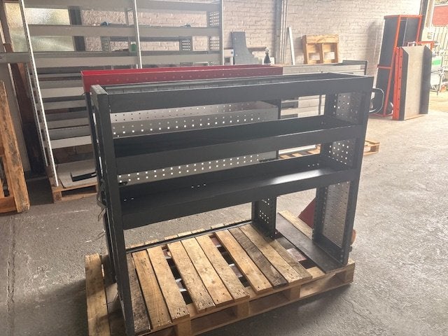BWI (2611) L137 B32 H116 €125, Ophalen, Zo goed als nieuw, Info@laaiin.nl, Laaiin